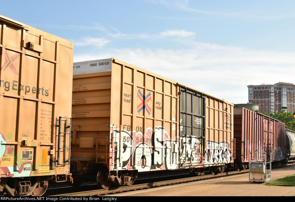 505421